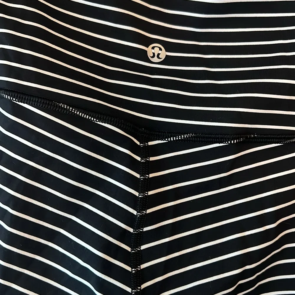 Lululemon Athletica Black and White stripe leggings size 10 - Picture 3 of 4